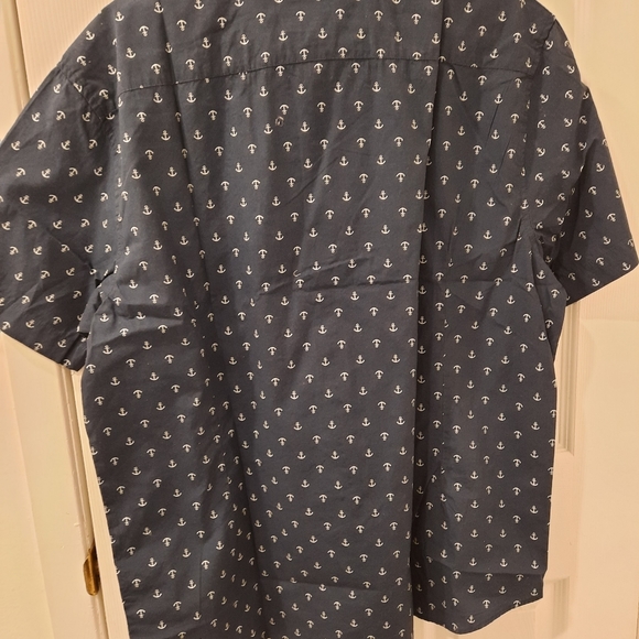 Shirt - Picture 2 of 5